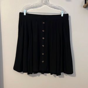 Torrid Size 1 Black Buttoned Skirt w/ Pockets